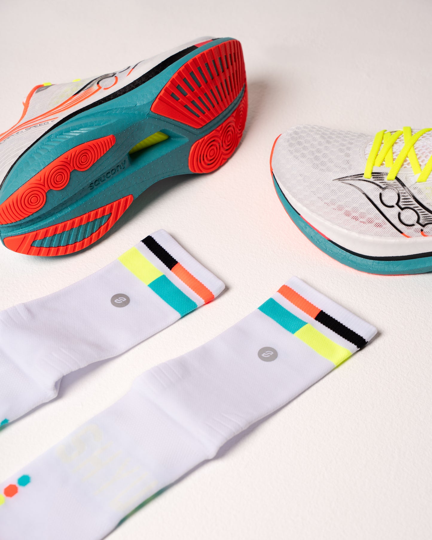 SHYU racing socks - white | mute | ant