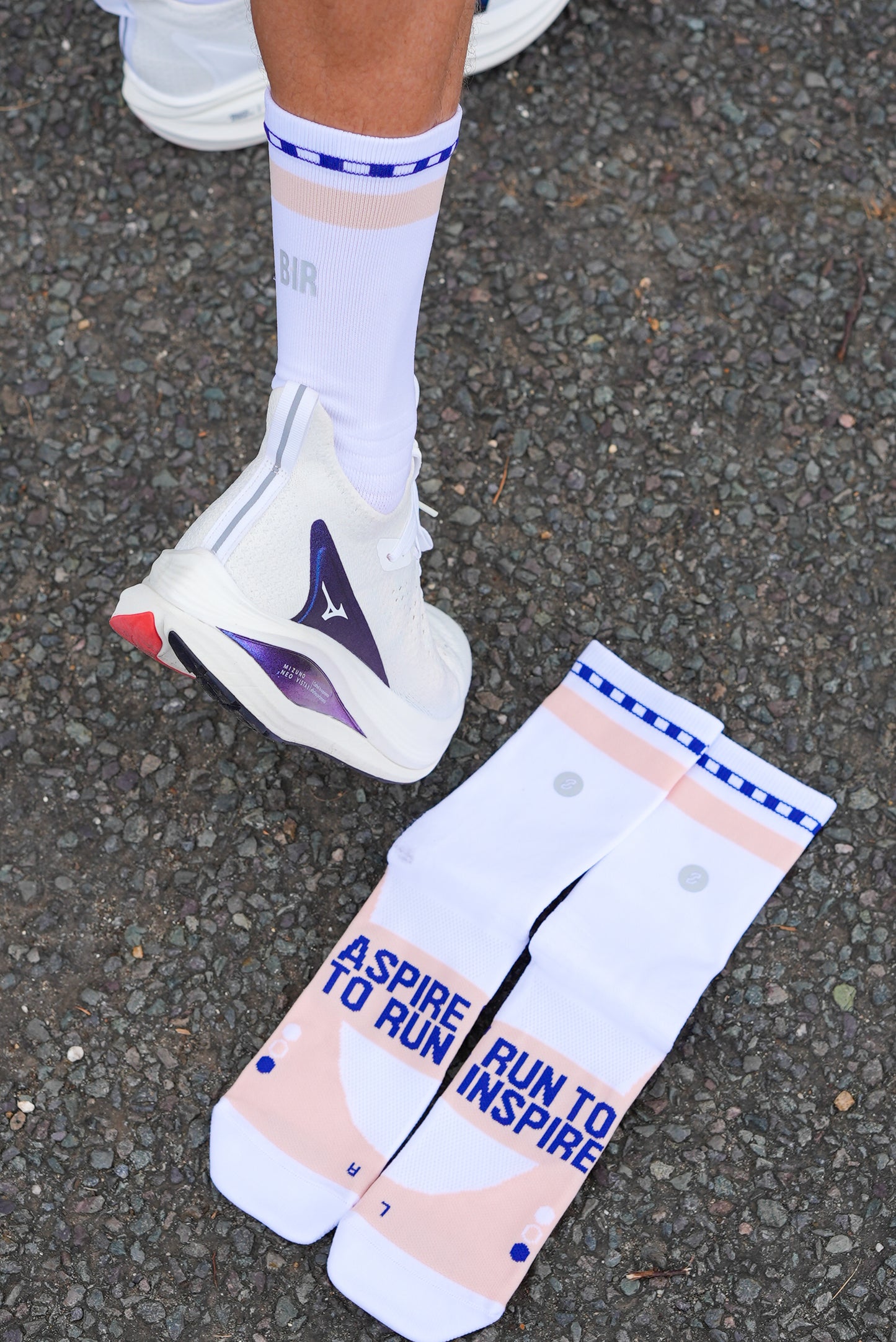 SHYU x 'Ben is Running' racing socks - white | peach | chequer