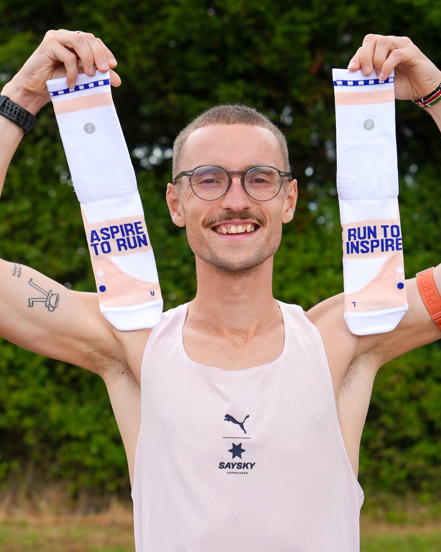 SHYU x 'Ben is Running' racing socks - white | peach | chequer