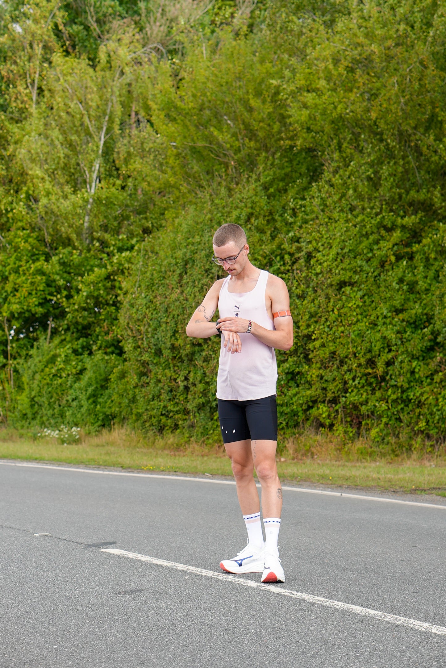 SHYU x 'Ben is Running' racing socks - white | peach | chequer