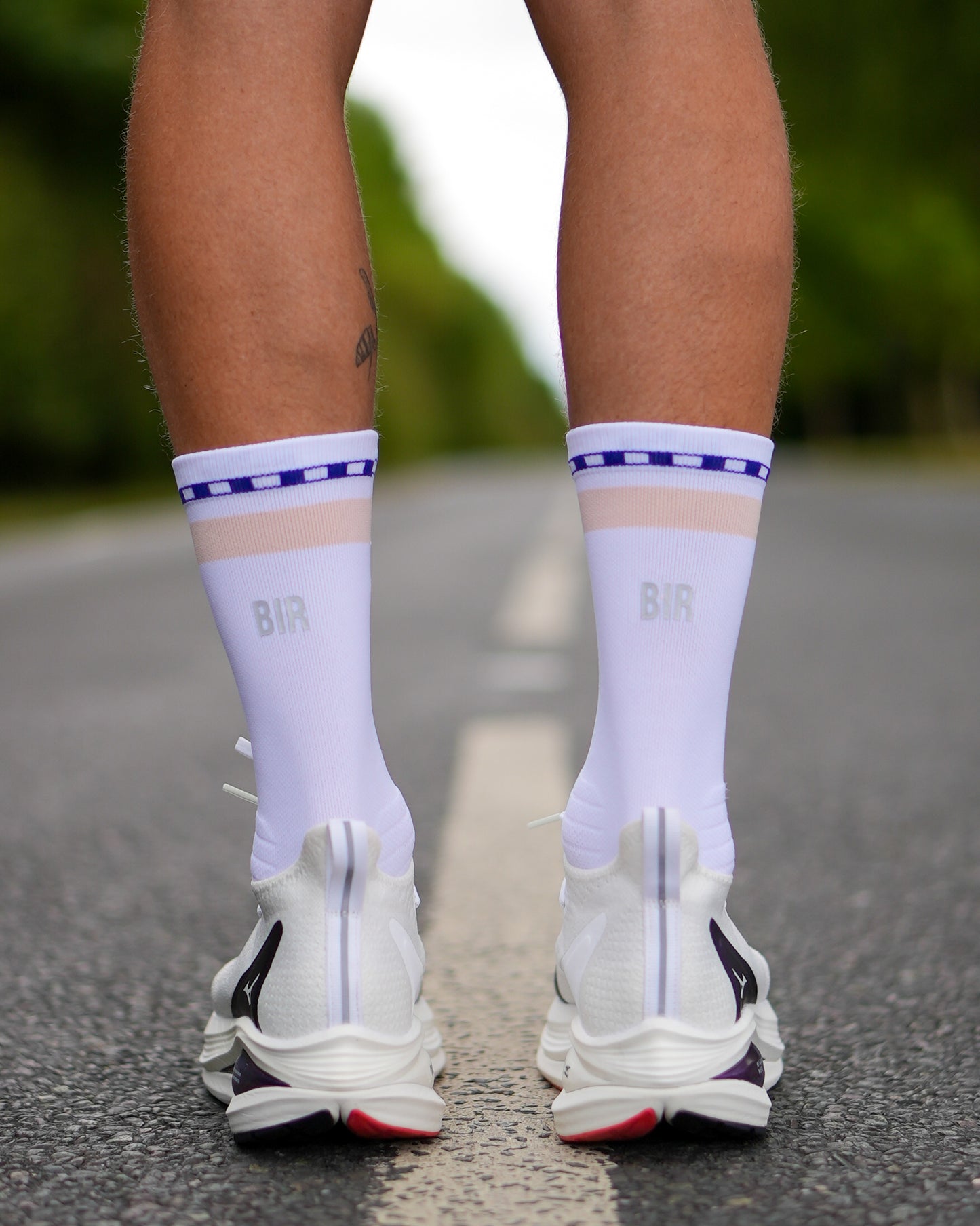 SHYU x 'Ben is Running' racing socks - white | peach | chequer